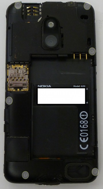 3-Lumia620-Screws.jpg